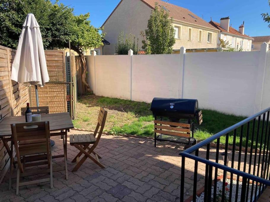 Appartement Duplex : Le Cosy Montgeron Exteriör bild